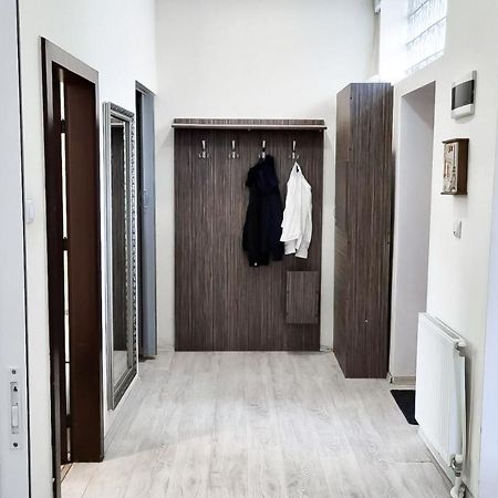 Simi Central Apartment Oradea Buitenkant foto