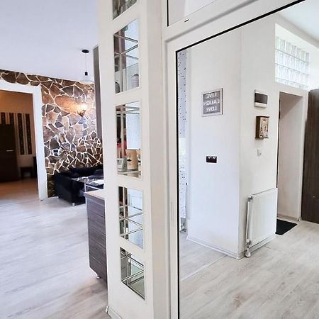 Simi Central Apartment Oradea Buitenkant foto