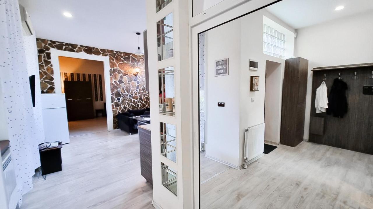 Simi Central Apartment Oradea Buitenkant foto