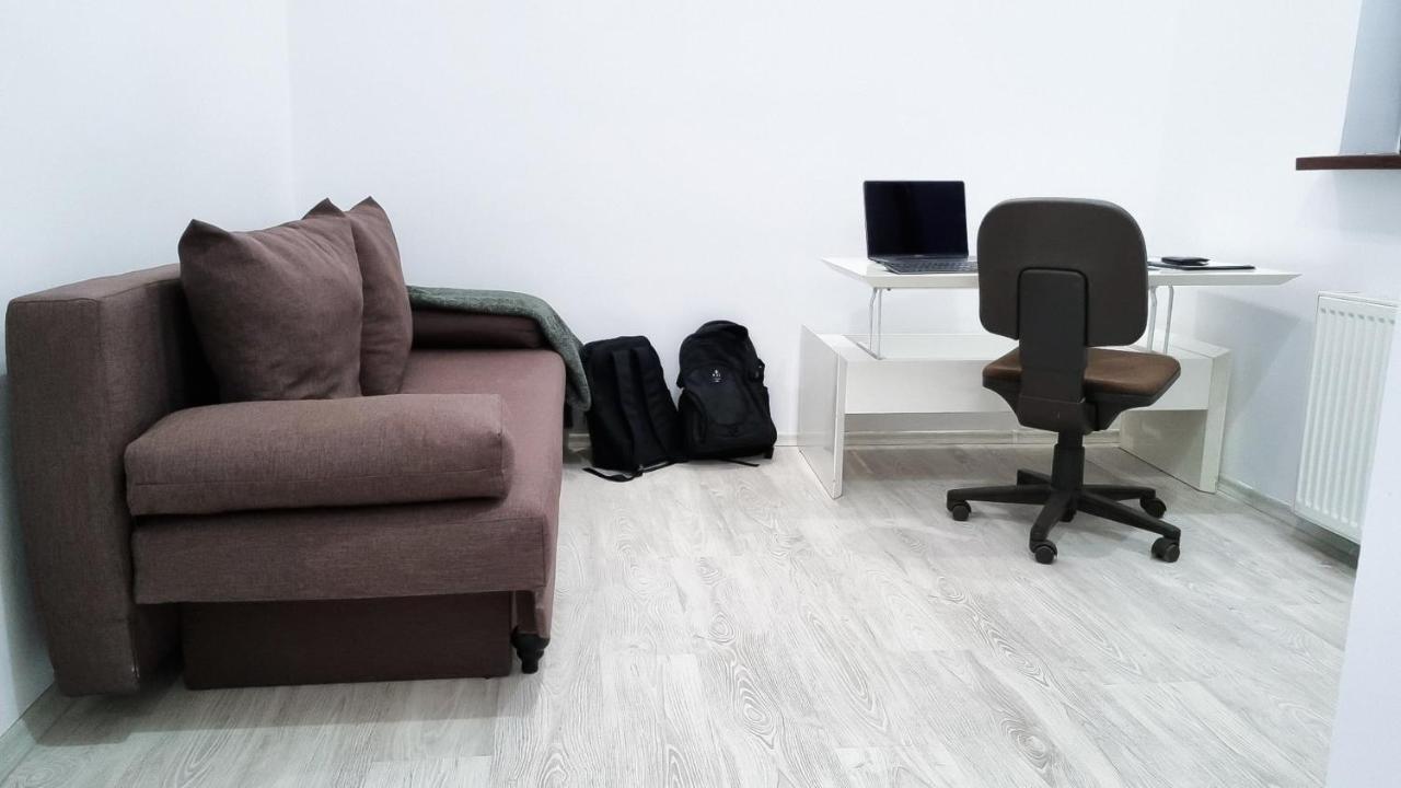 Simi Central Apartment Oradea Buitenkant foto